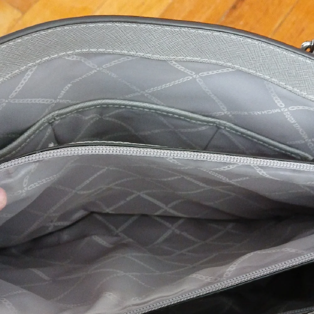 Michael Kors Voyager East West Tote - Picture 7 of 9